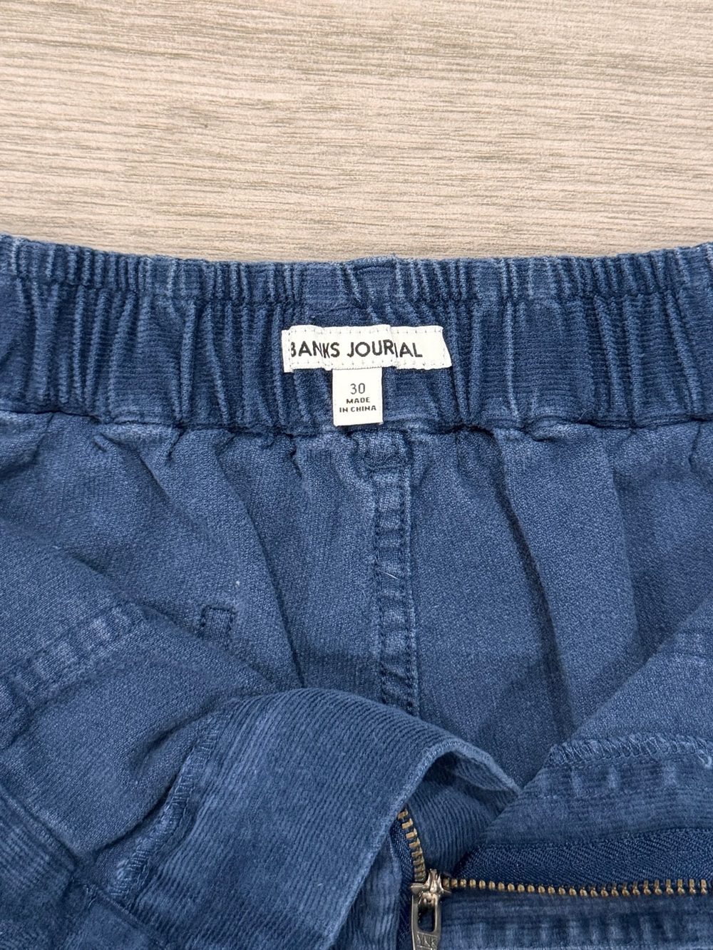 Banks Journal Corduroy Men's Navy 7 inch Shorts 30W - Picture 3 of 3